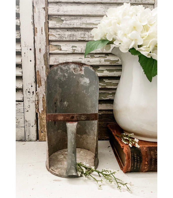 Antique/Vintage Galvanized Metal Grain Scoop. Toll Handle, Gorgeous Patina